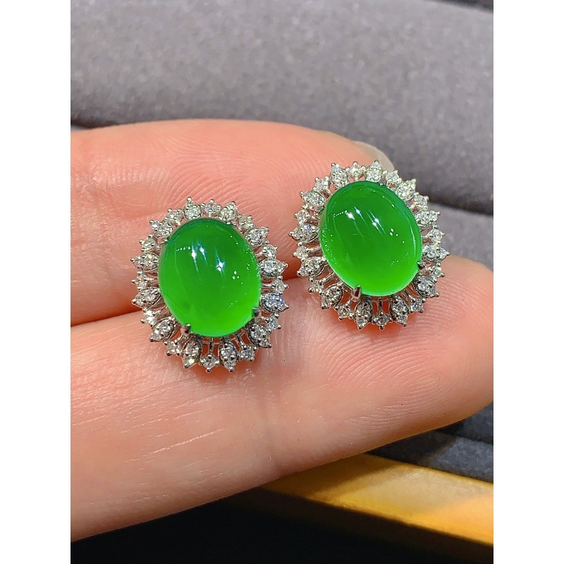 Earrings - أقراط من اليشم الأخضر الإمبراطوري من