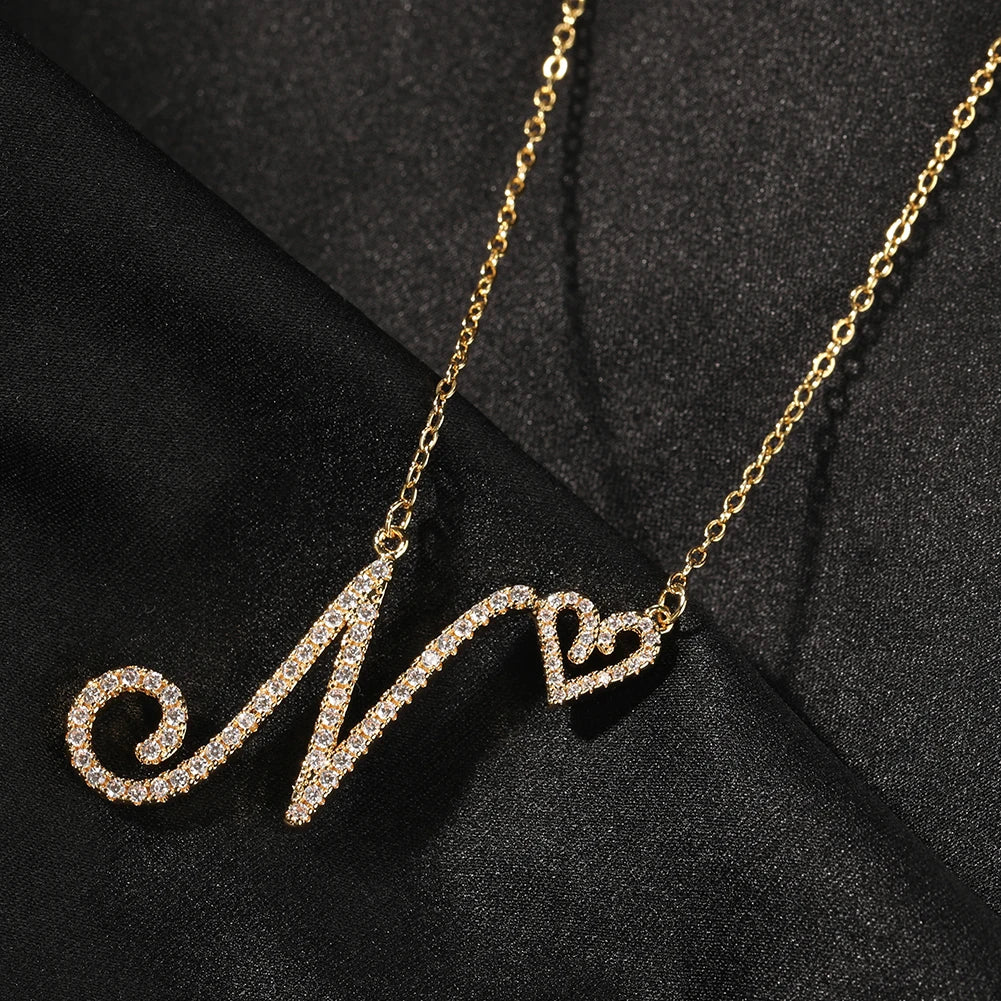 Initial Letter Necklace 18K Gold - قلادة مخصصة بحرف أولي على شكل