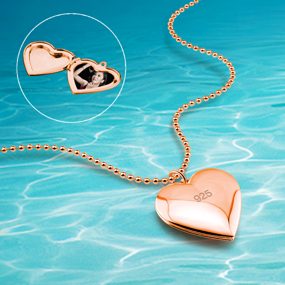 Heart Locket Necklace Photo - الأبدية قلادة مصممة على شكل قلب