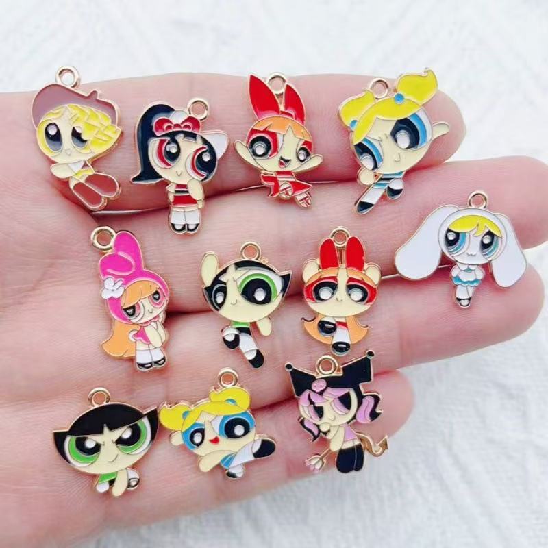 Earrings - 10 قطع من قلادات الفتيات الكرتونية