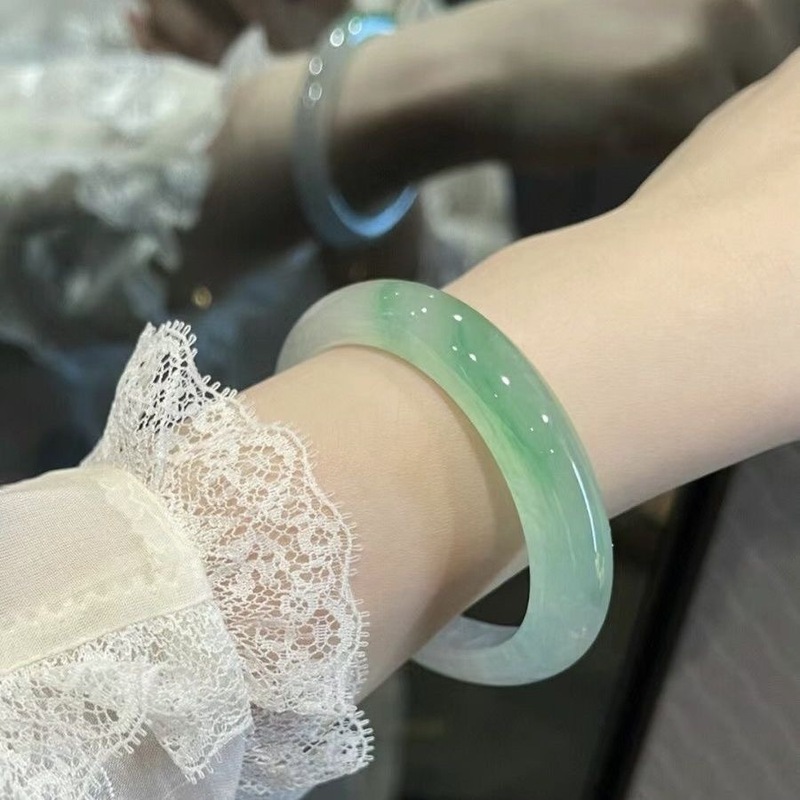 Bracelets - أسورة نسائية دائرية من اليشم الطبيعي