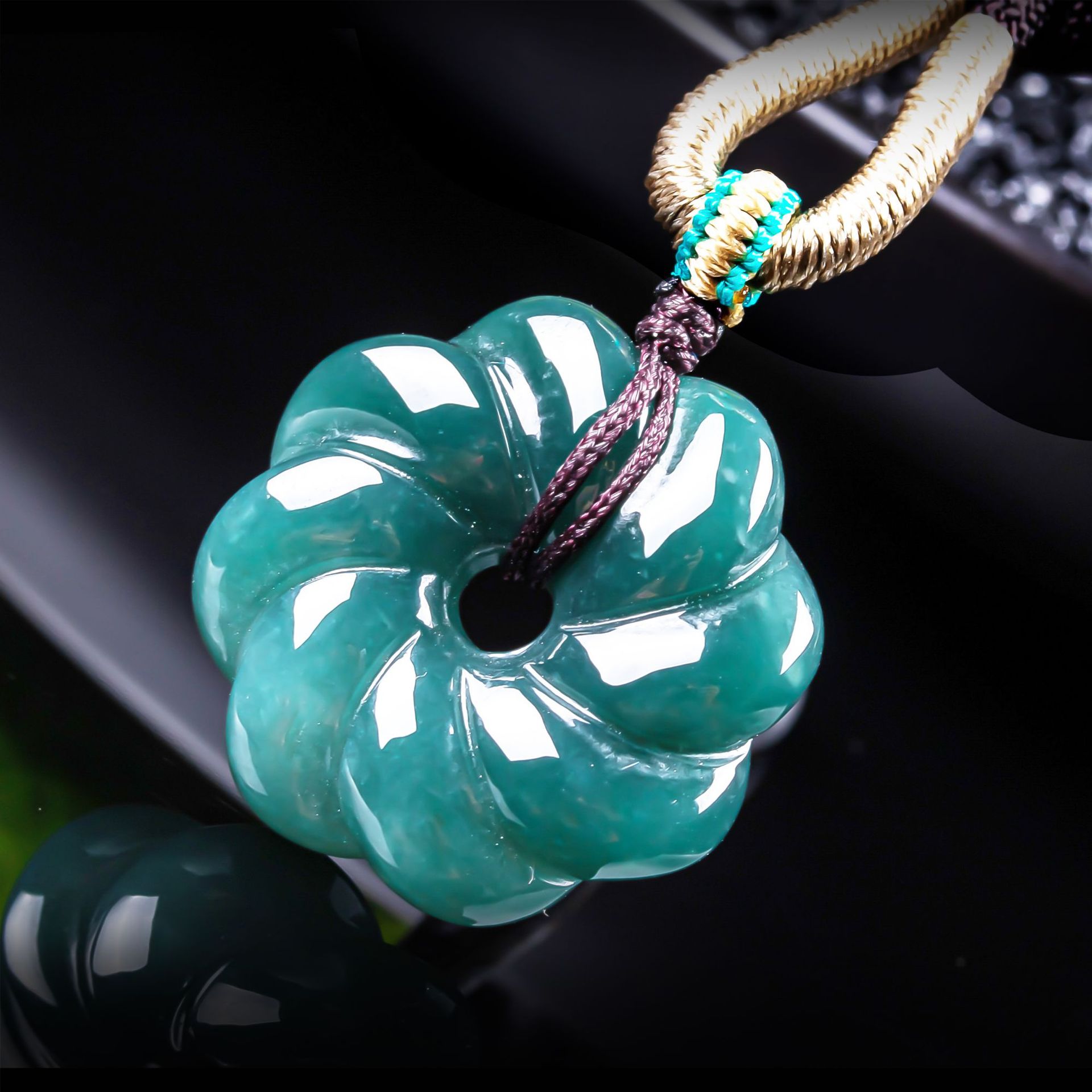 قلادة زهرة من اليشم البورمي ال - مراجعة Necklaces وسعره
