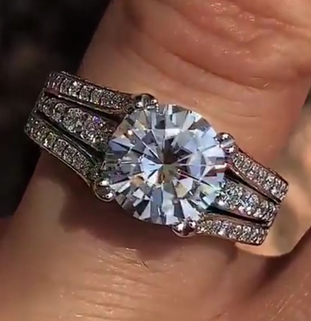 مخصص الصلبة 14K الذهب الأبيض ا - مراجعة Moissanite Engagement Ring 1 Carat وسعره