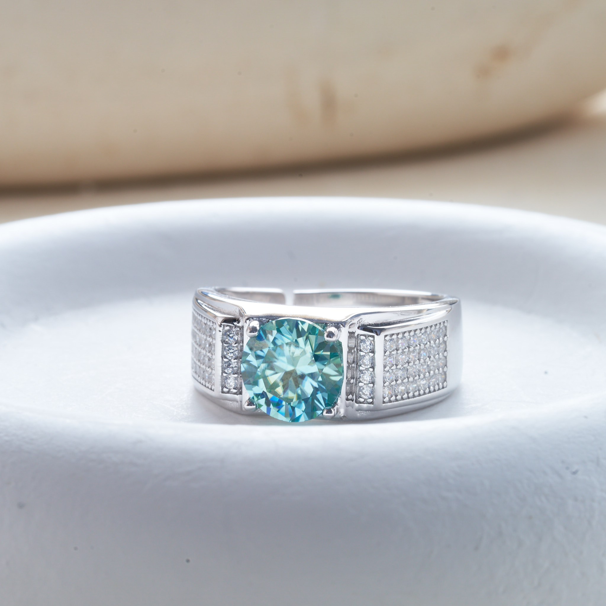 خاتم مويسانيتي من الفضة الإستر - مراجعة Moissanite Engagement Ring 1 Carat وسعره
