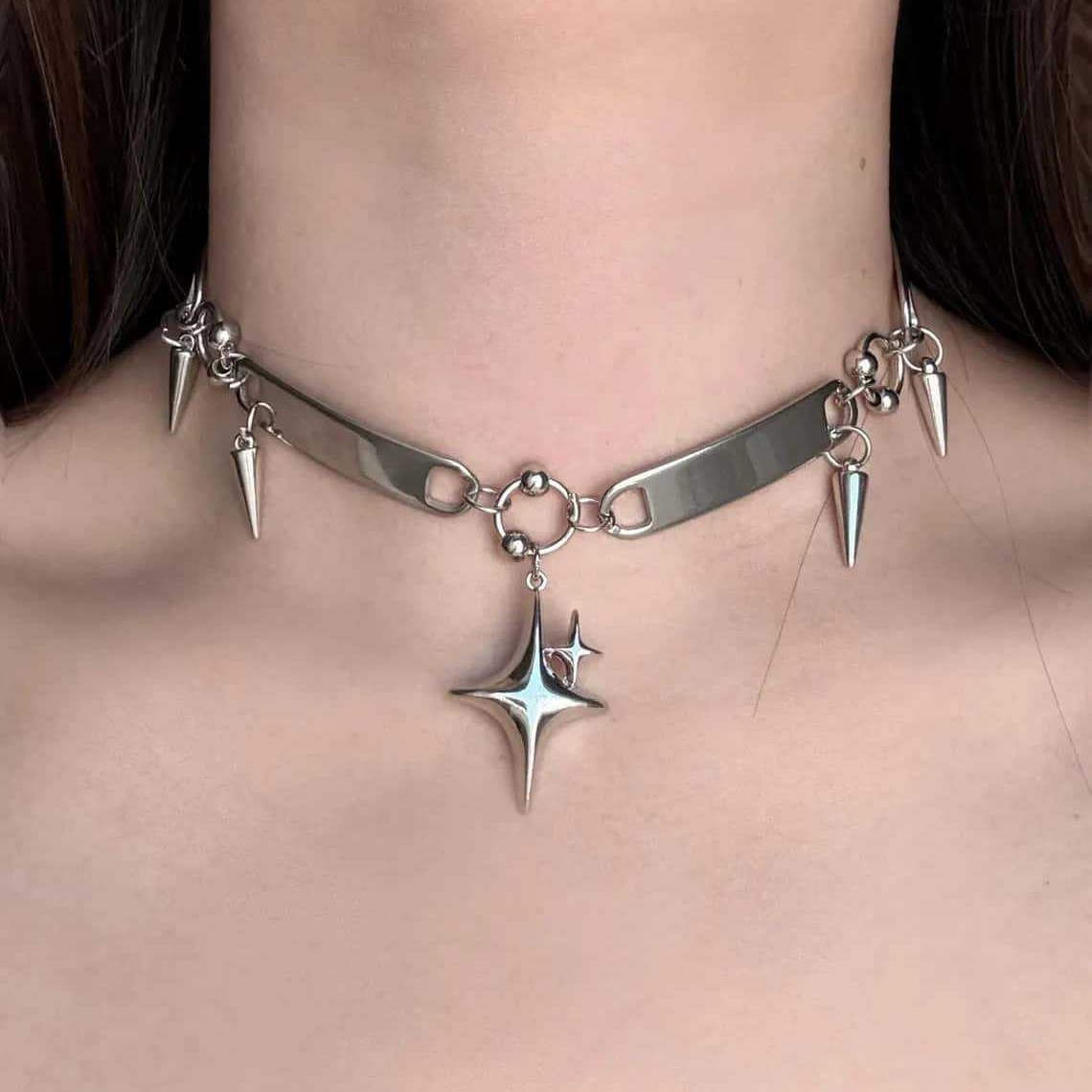 قلادة نسائية بتصميم نجمة بانك  - مراجعة Goth Punk Spike Choker وسعره