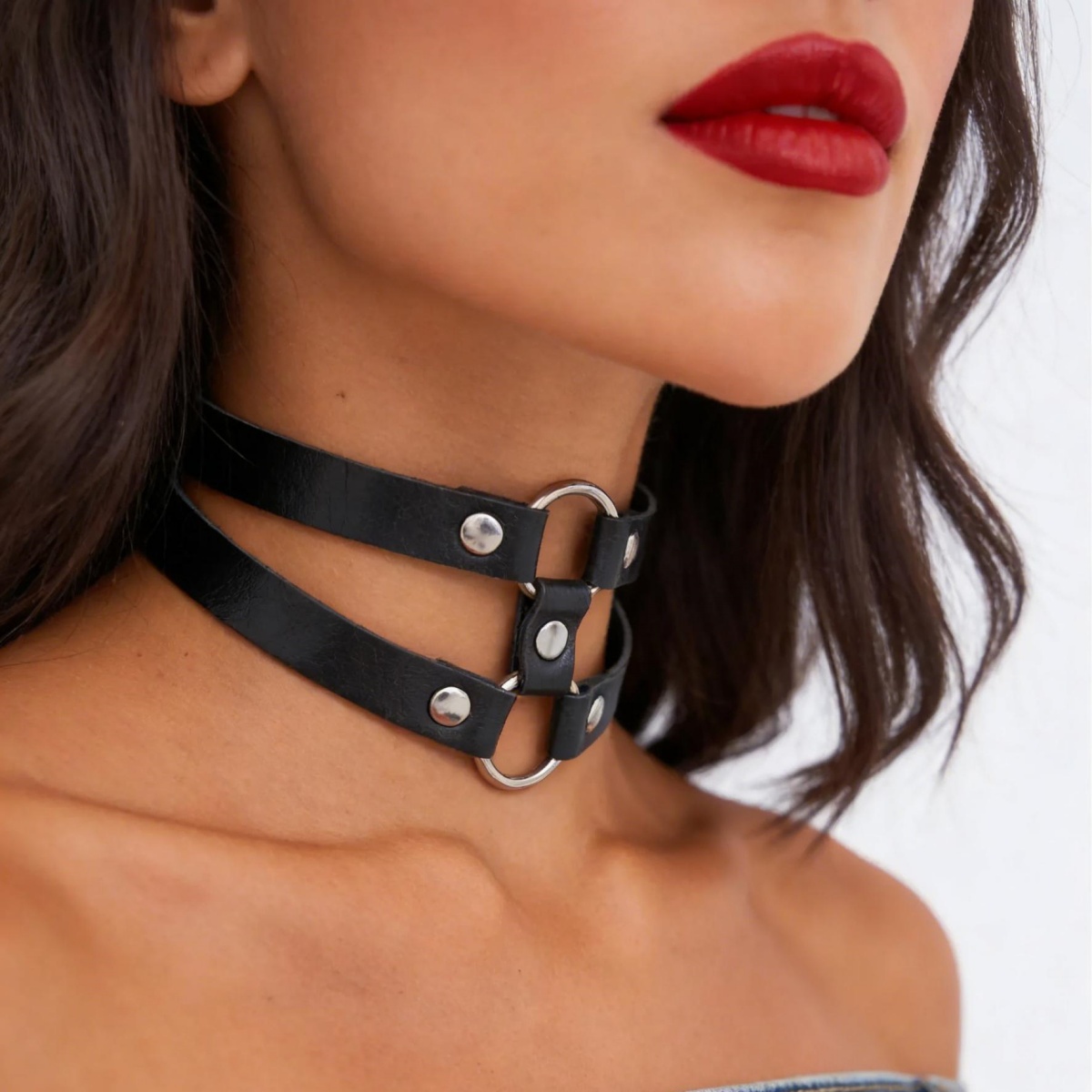 قلادة تشوكر عصرية من جلد البول - مراجعة Goth Punk Spike Choker وسعره