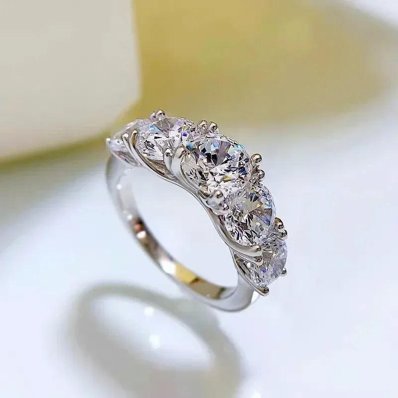 خاتم زفاف فاخر من الذهب الأبيض - مراجعة Moissanite Engagement Ring 1 Carat وسعره