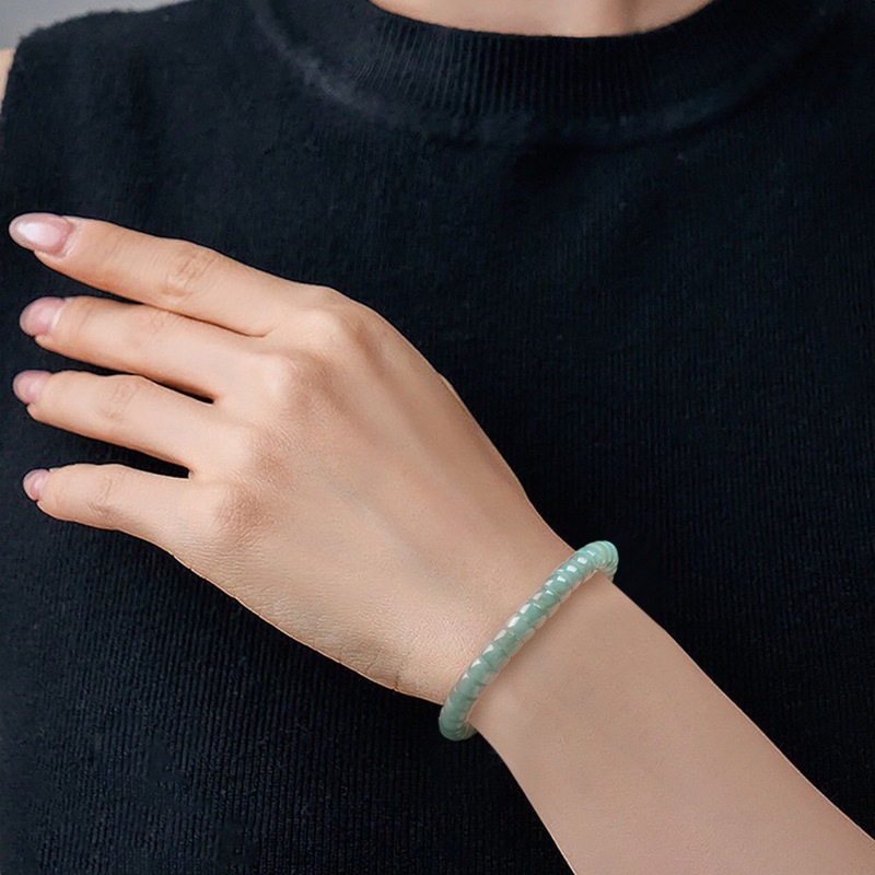 سوار من اليشم الطبيعي من الدرج - مراجعة Bracelets وسعره