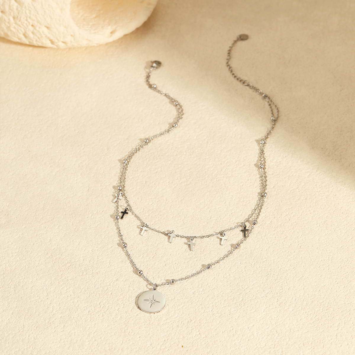 قلادة صليب مزدوجة الطبقات بتصم - مراجعة Layered Pendant Necklace Aesthetic وسعره