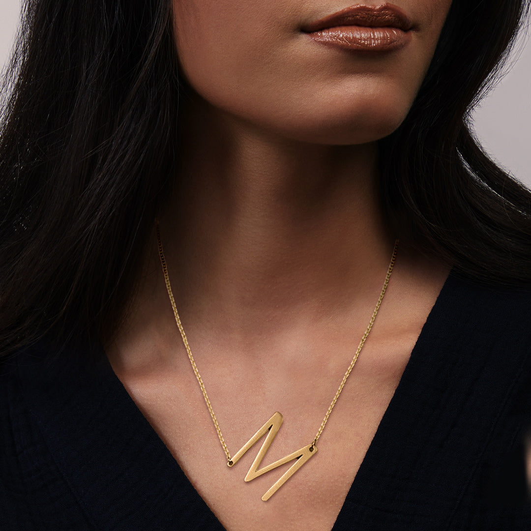 قلادة مبدئية مع دلاية مخصصة ،  - مراجعة Initial Letter Necklace 18K Gold وسعره