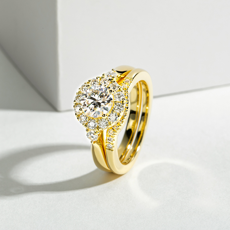 مجموعة خواتم الخطوبة الذهبية ا - مراجعة Moissanite Engagement Ring 1 Carat وسعره
