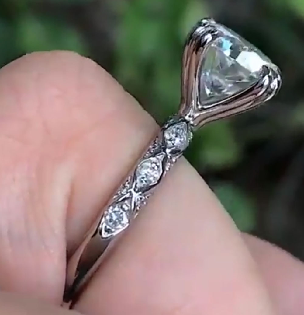 خاتم زفاف وخطوبة مخصص للنساء م - مراجعة Moissanite Engagement Ring 1 Carat وسعره