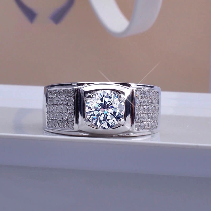 جديد أربعة مخلب محاكاة مويساني - مراجعة Moissanite Engagement Ring 1 Carat وسعره