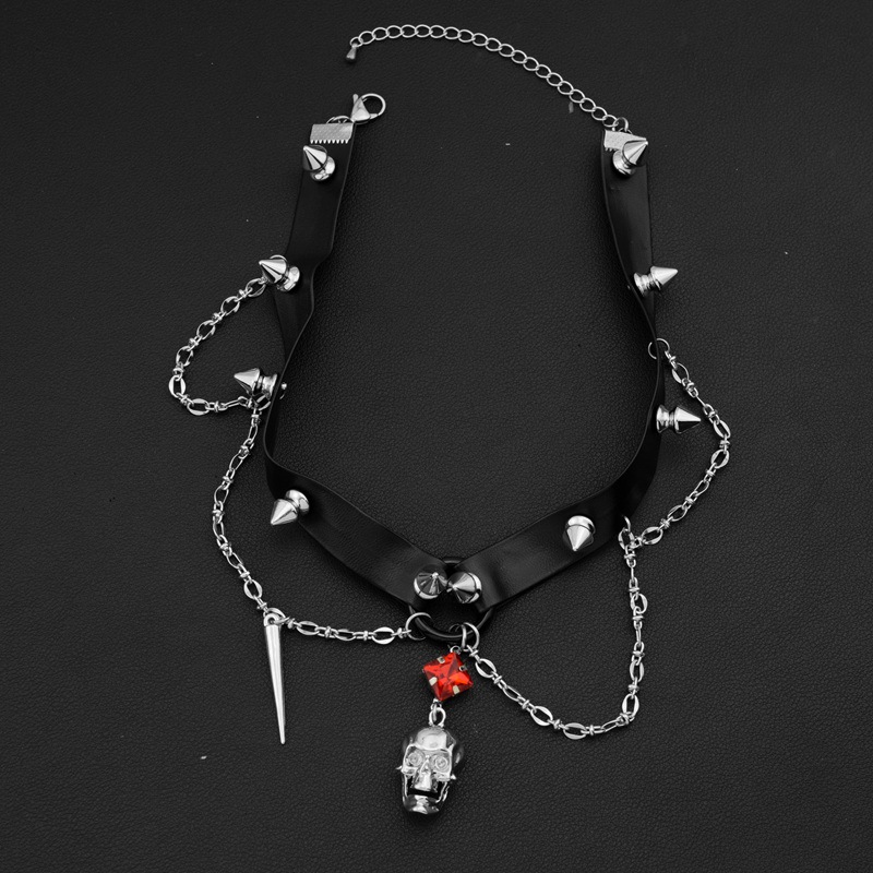 قلادة جلدية على شكل جمجمة داكن - مراجعة Goth Punk Spike Choker وسعره