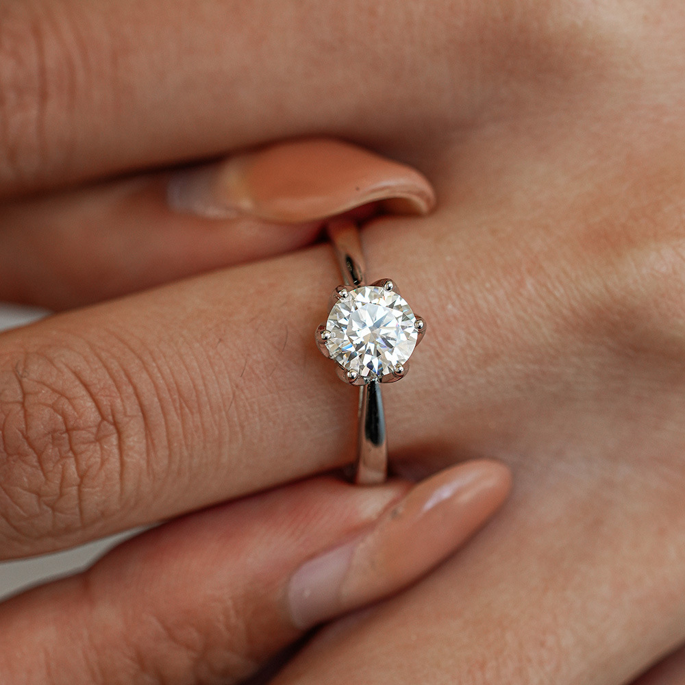 خاتم موسانيت كلاسيكي بستة مخال - مراجعة Moissanite Engagement Ring 1 Carat وسعره