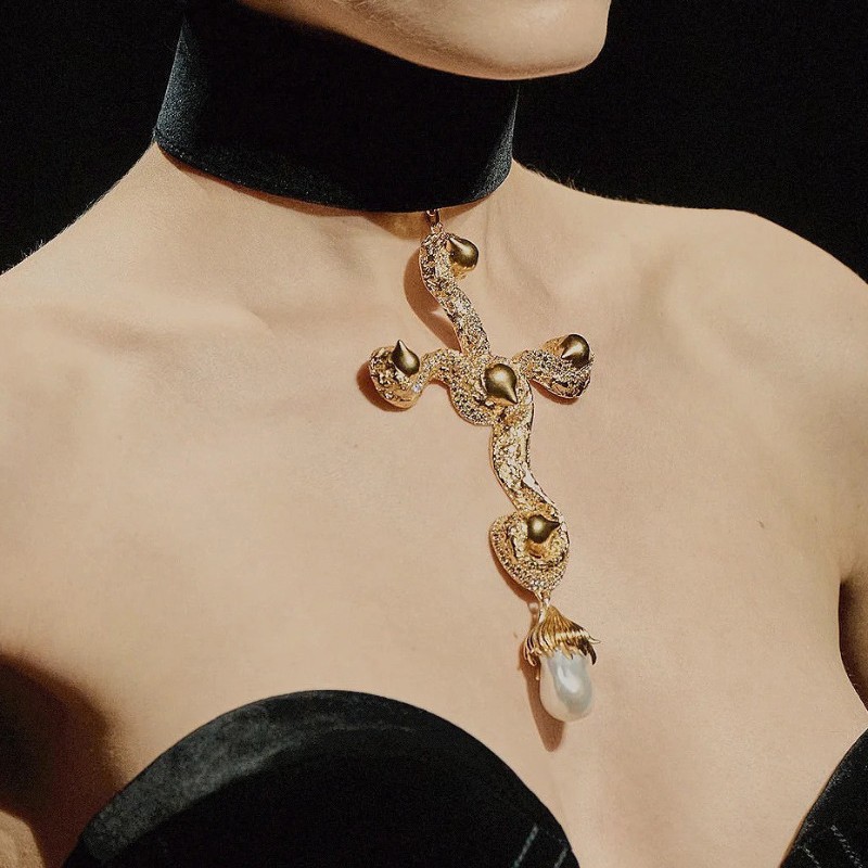 خمر مبالغ فيها الباروك اللؤلؤ  - مراجعة Pearl Choker Necklace Vintage وسعره