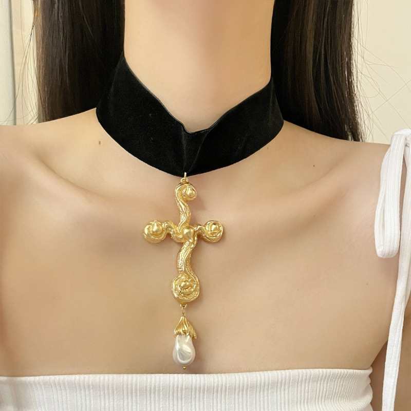 خمر مبالغ فيها الباروك اللؤلؤ  - مراجعة Pearl Choker Necklace Vintage وسعره