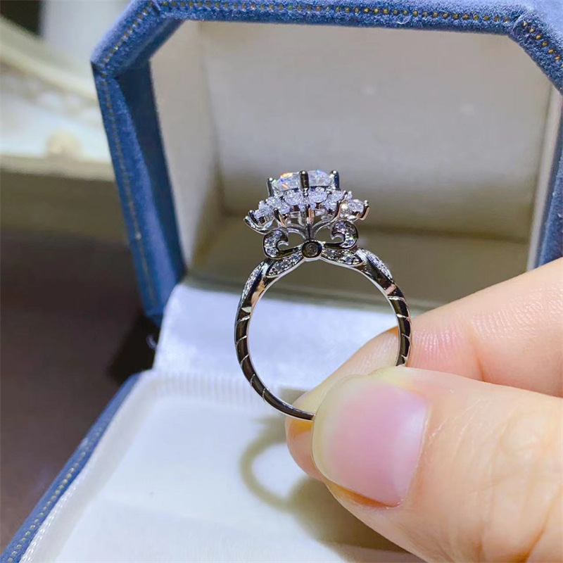 خاتم ألماس فاخر من الذهب الأبي - مراجعة Moissanite Engagement Ring 1 Carat وسعره