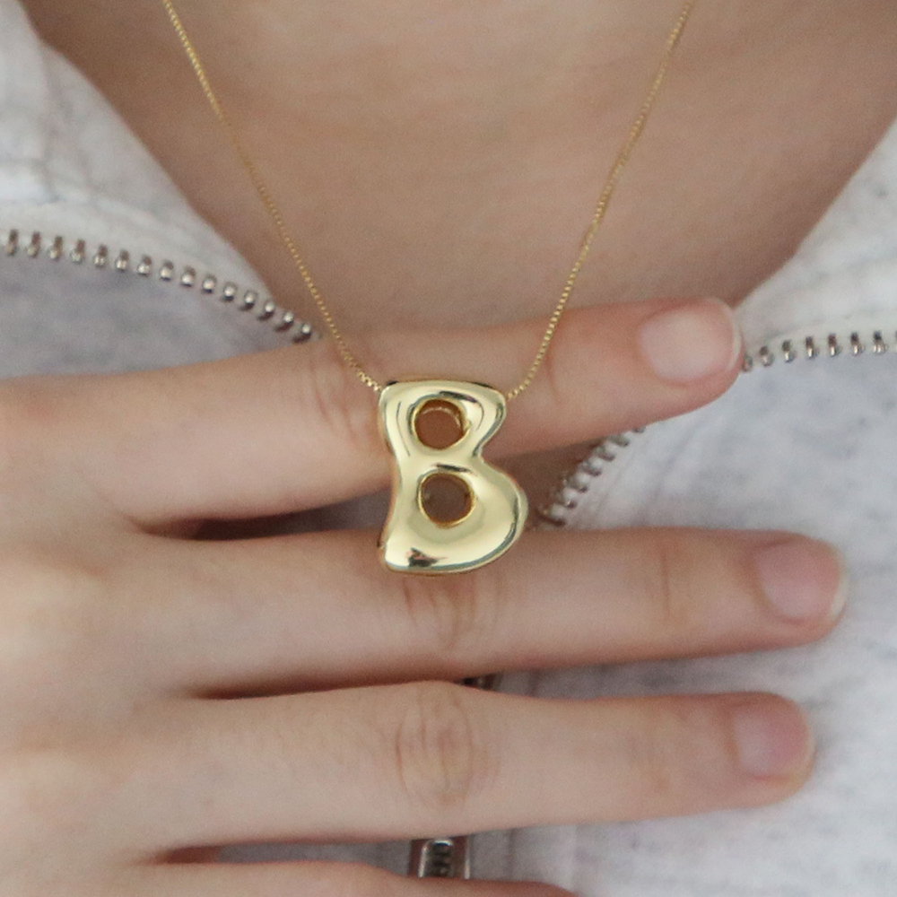 قلادة حروف بالونية إبداعية من  - مراجعة Initial Letter Necklace 18K Gold وسعره