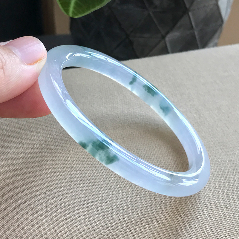 سوار من اليشم القديم، دائري ال - مراجعة Rings وسعره