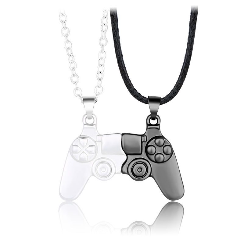 مجموعة قلادة وسوار بتصميم يد ا - مراجعة Magnetic Couple Matching Necklaces وسعره