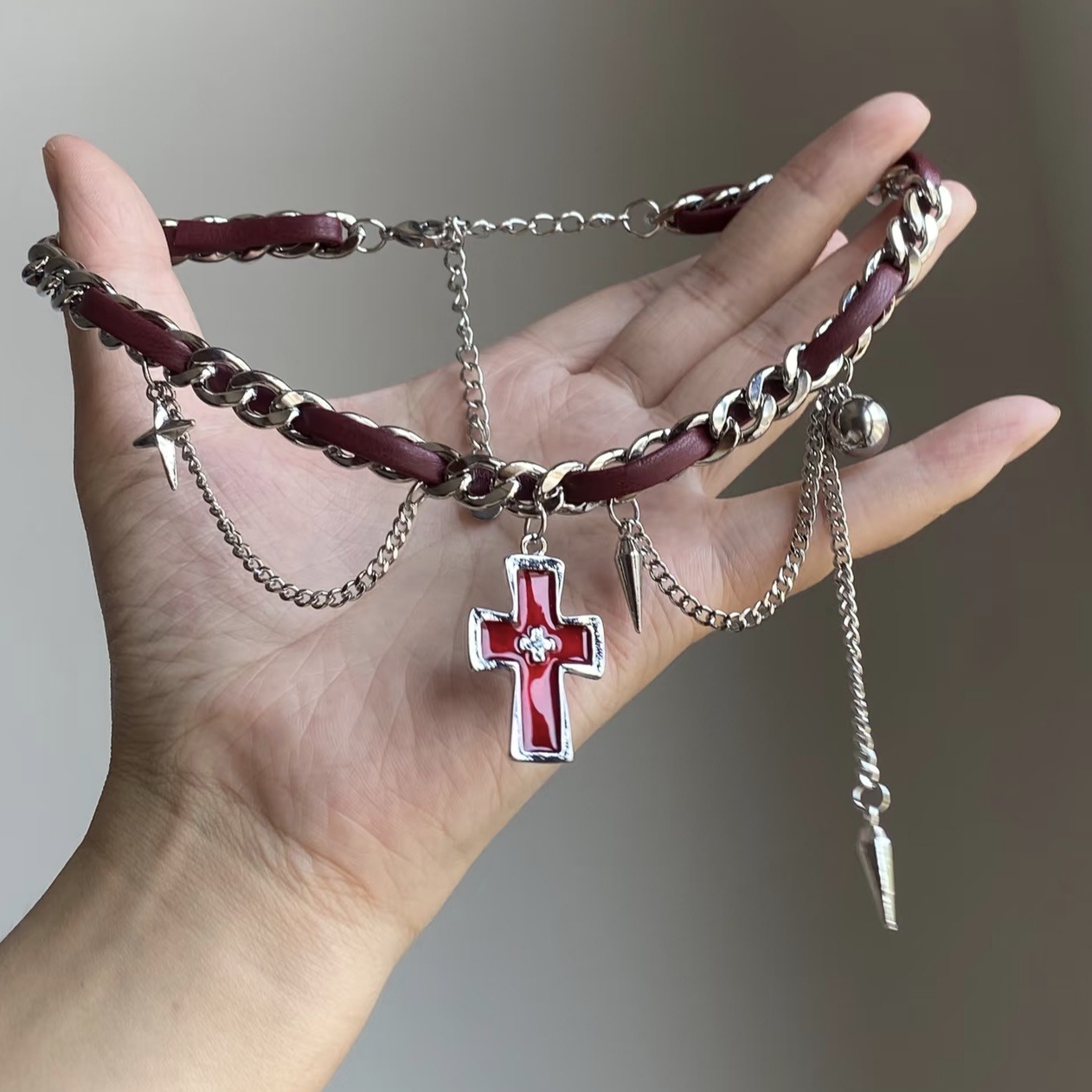 قلادة متعددة الطبقات بتصميم Y2 - مراجعة Layered Pendant Necklace Aesthetic وسعره