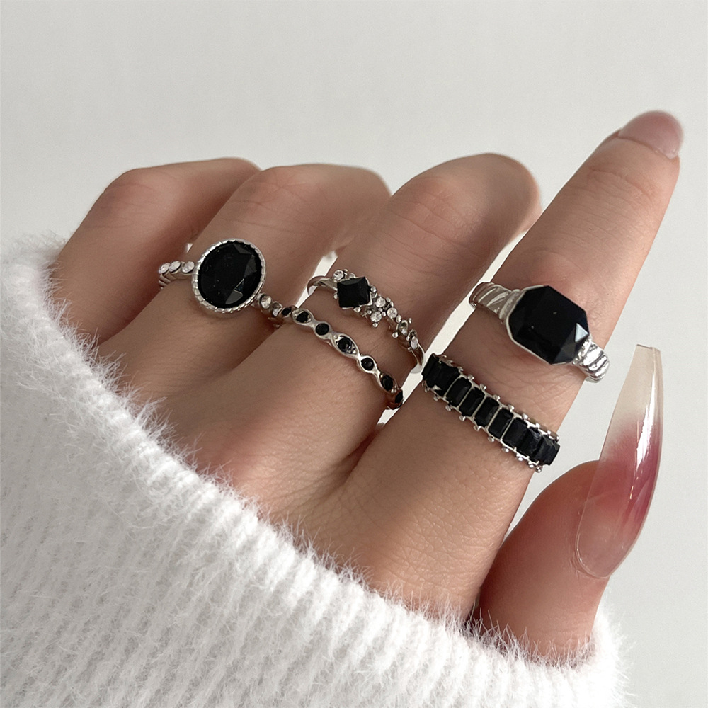 الرجعية الأسود كريستال حجر خات - مراجعة Vintage Punk Knuckle Rings Set وسعره