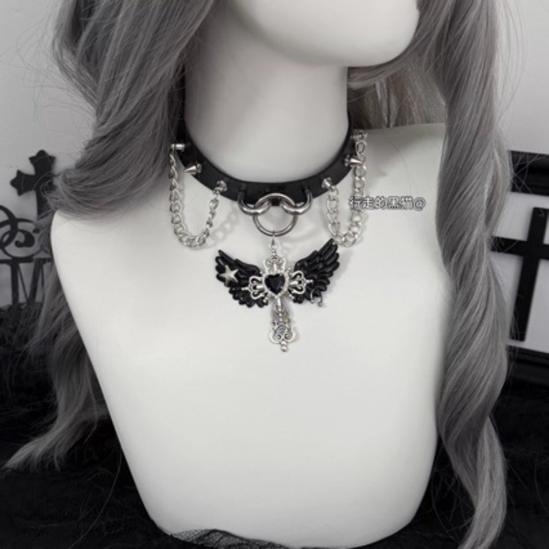 قلادة على شكل جناح ملاك وصليب  - مراجعة Layered Pendant Necklace Aesthetic وسعره