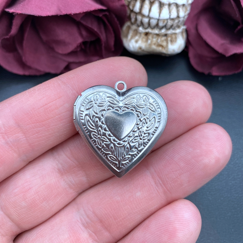 2 قطعة صندوق القلب الفولاذ الم - مراجعة Heart Locket Necklace Photo وسعره